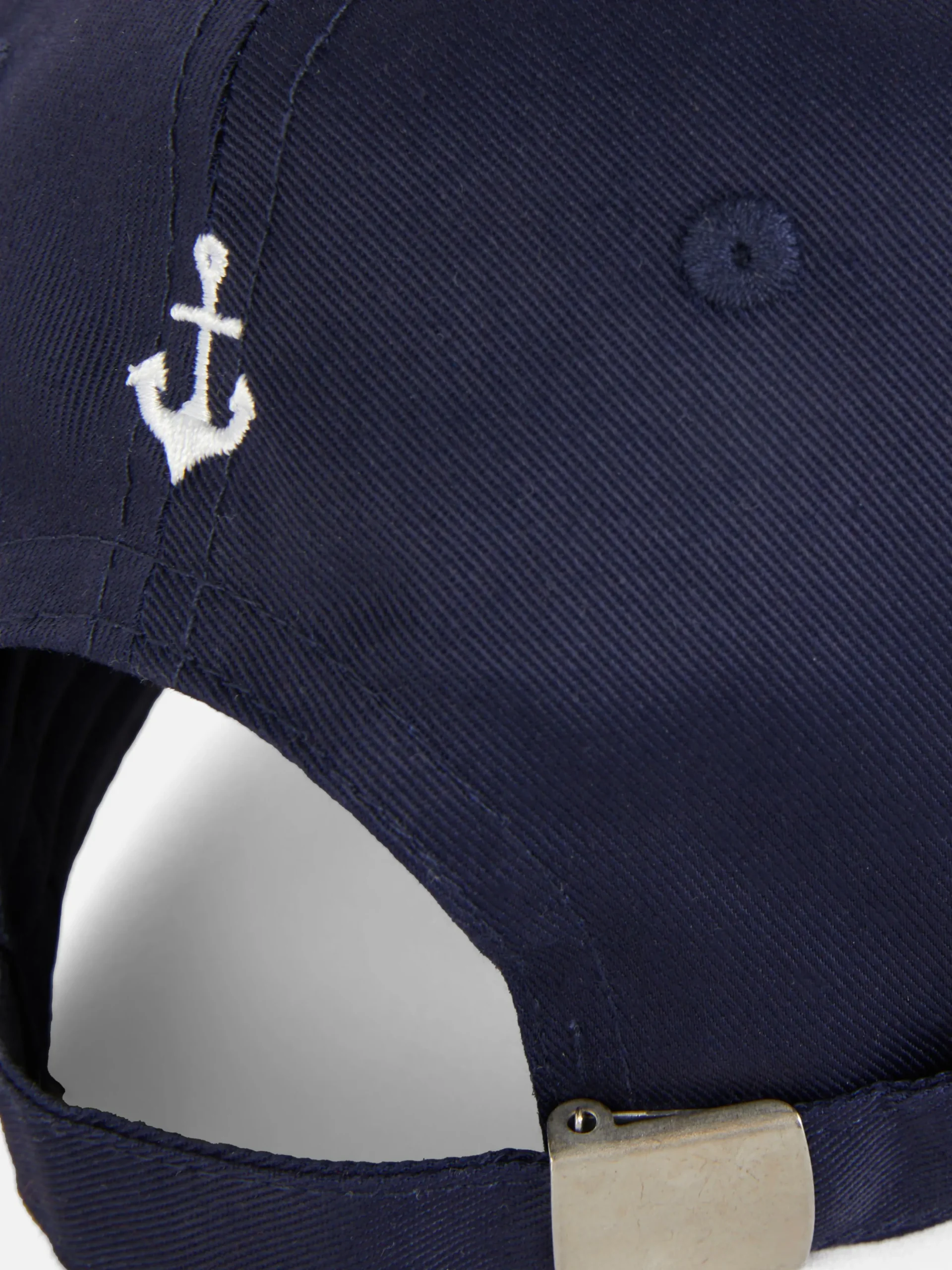 Boné Inicial Bordada Rita Ora