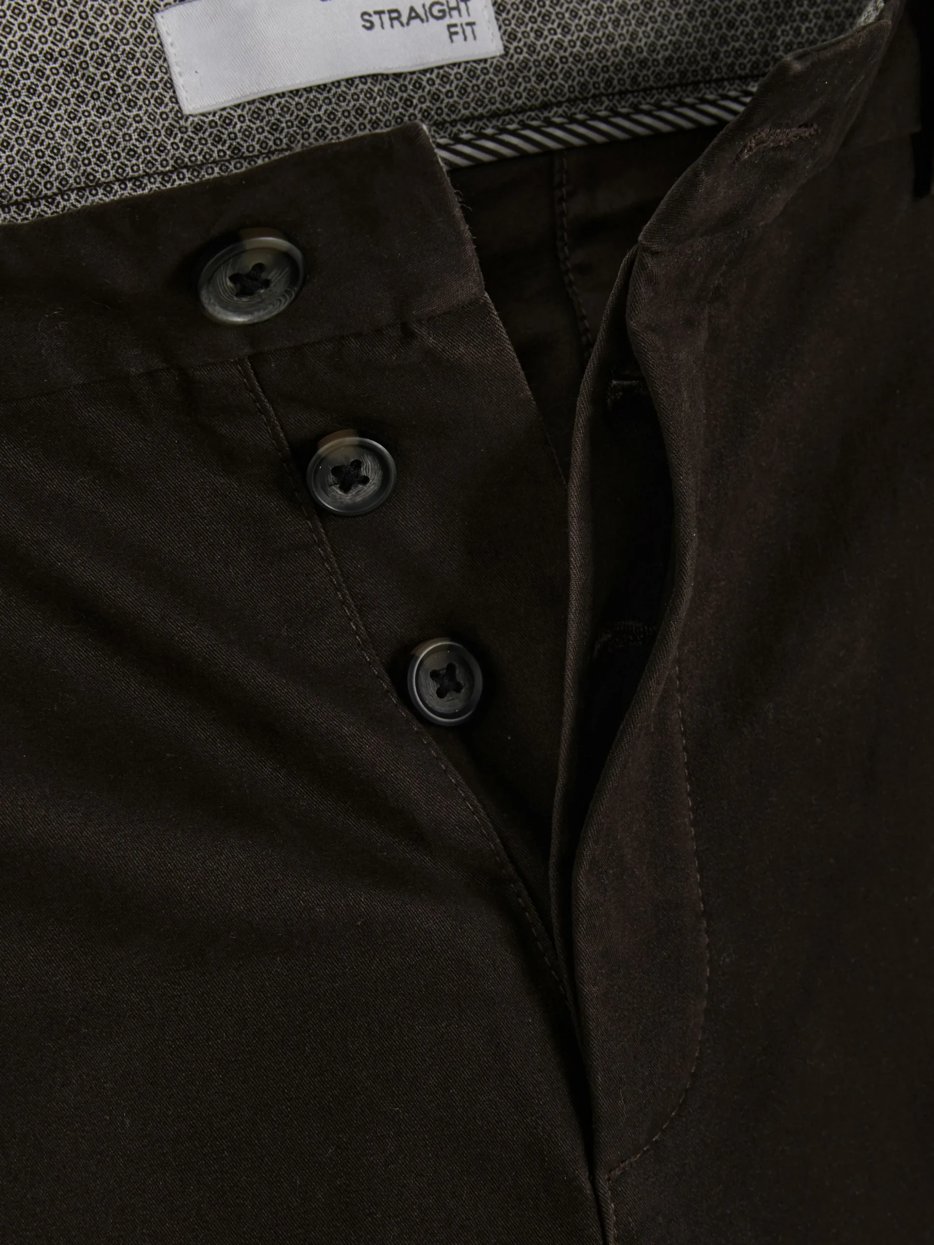 Calças Chino Elásticas Corte Perna Direita