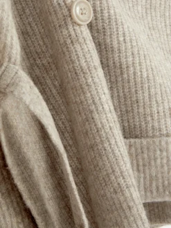 Casaco Malha Traçado Botões Xaile