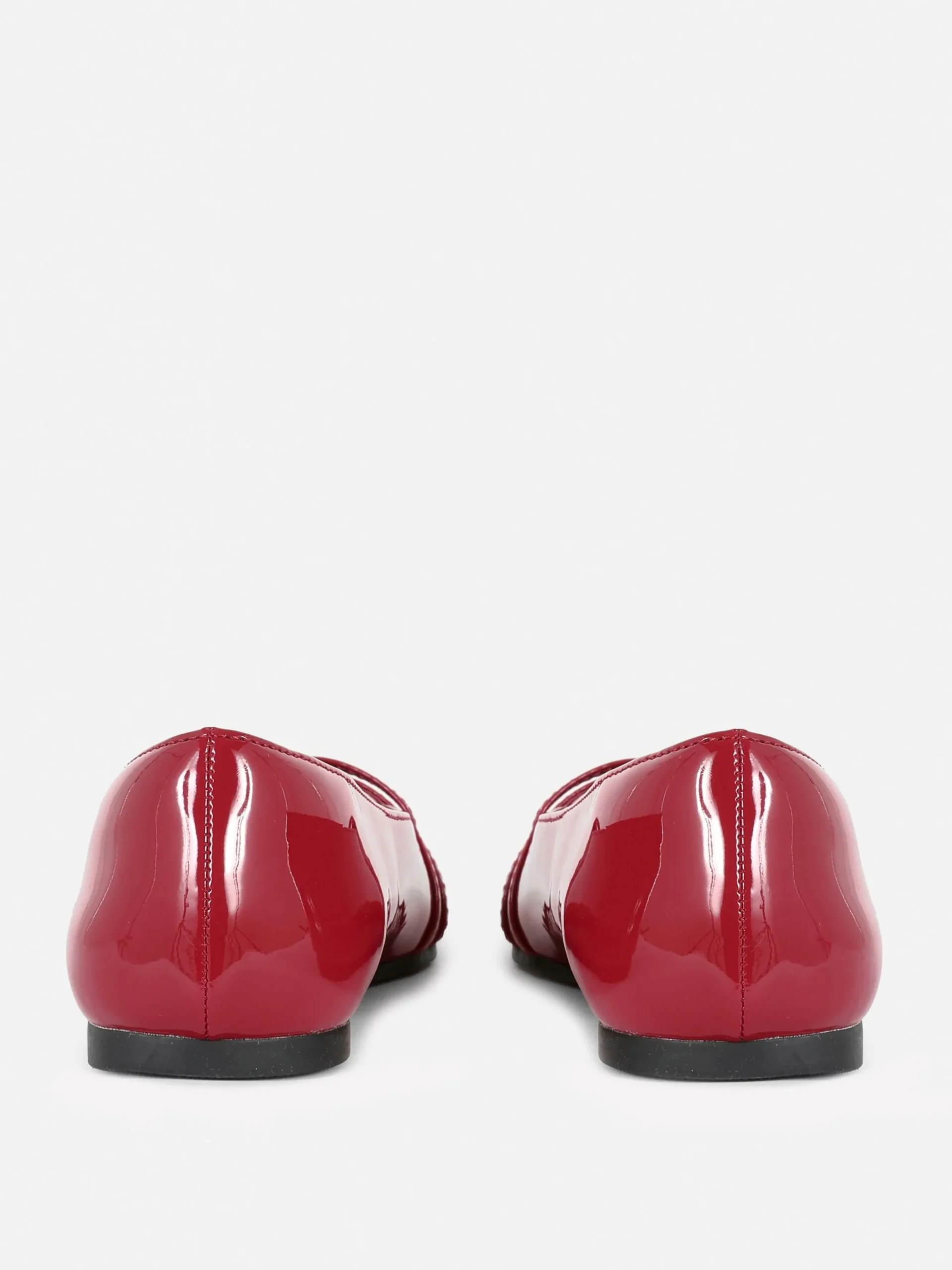 Sabrinas Biqueira Pontiaguda Verniz