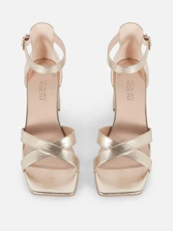 Sandálias Tiras Cruzadas Modelo Largo