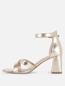 Sandálias Tiras Cruzadas Modelo Largo