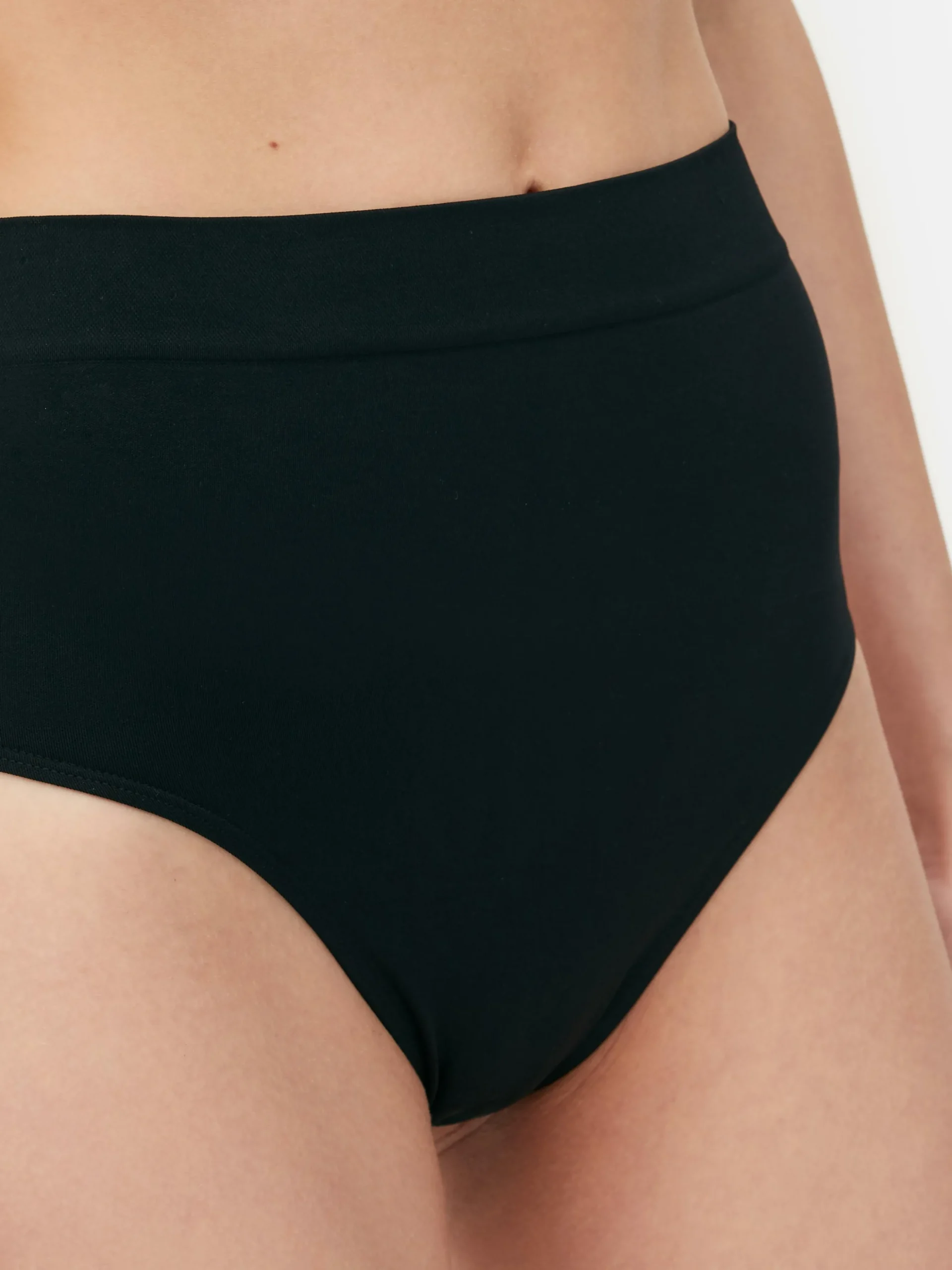 Tanga Modeladora S/ Costuras Cintura Subida