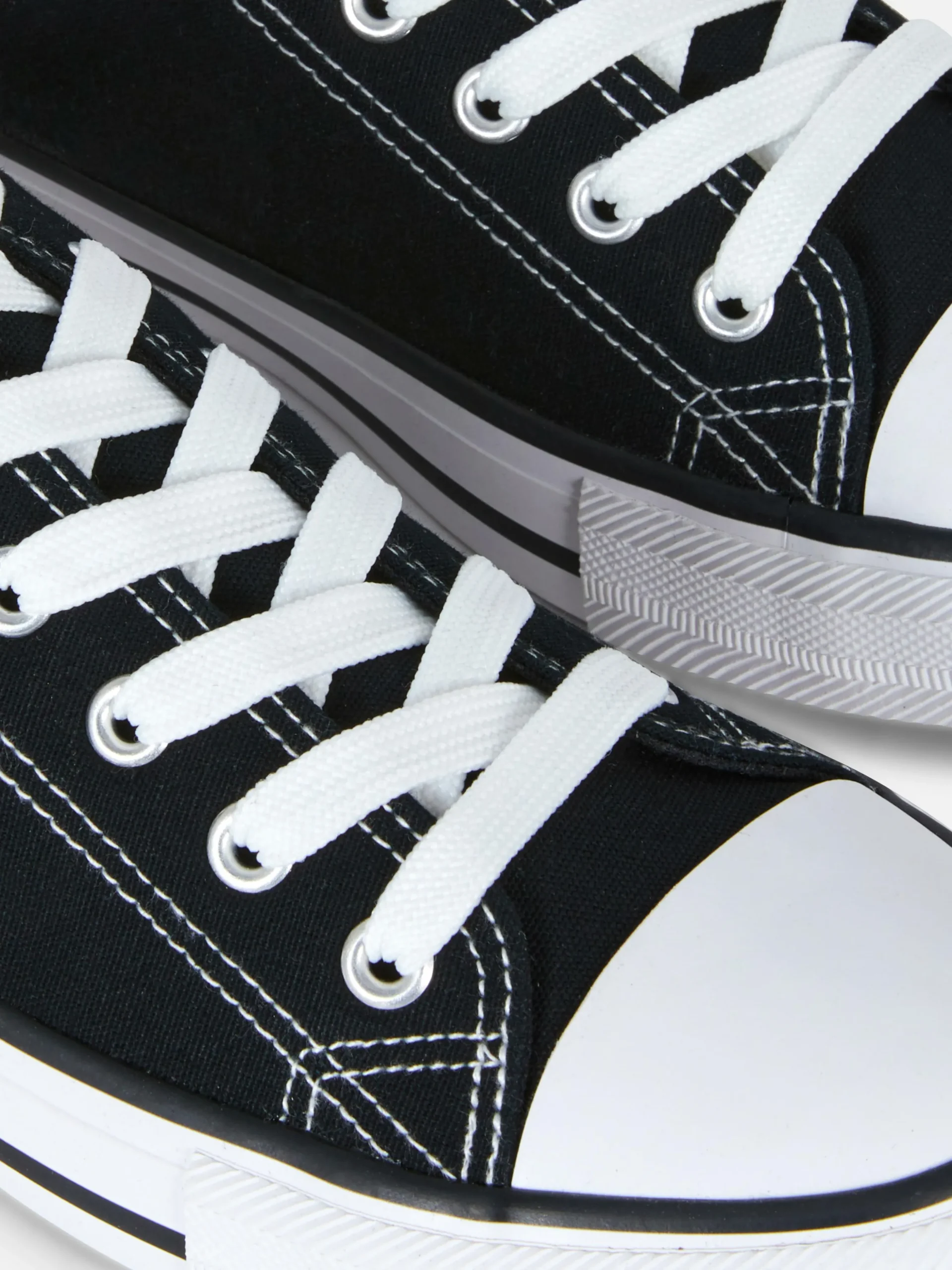 Ténis Clássicos Cano Baixo Lona