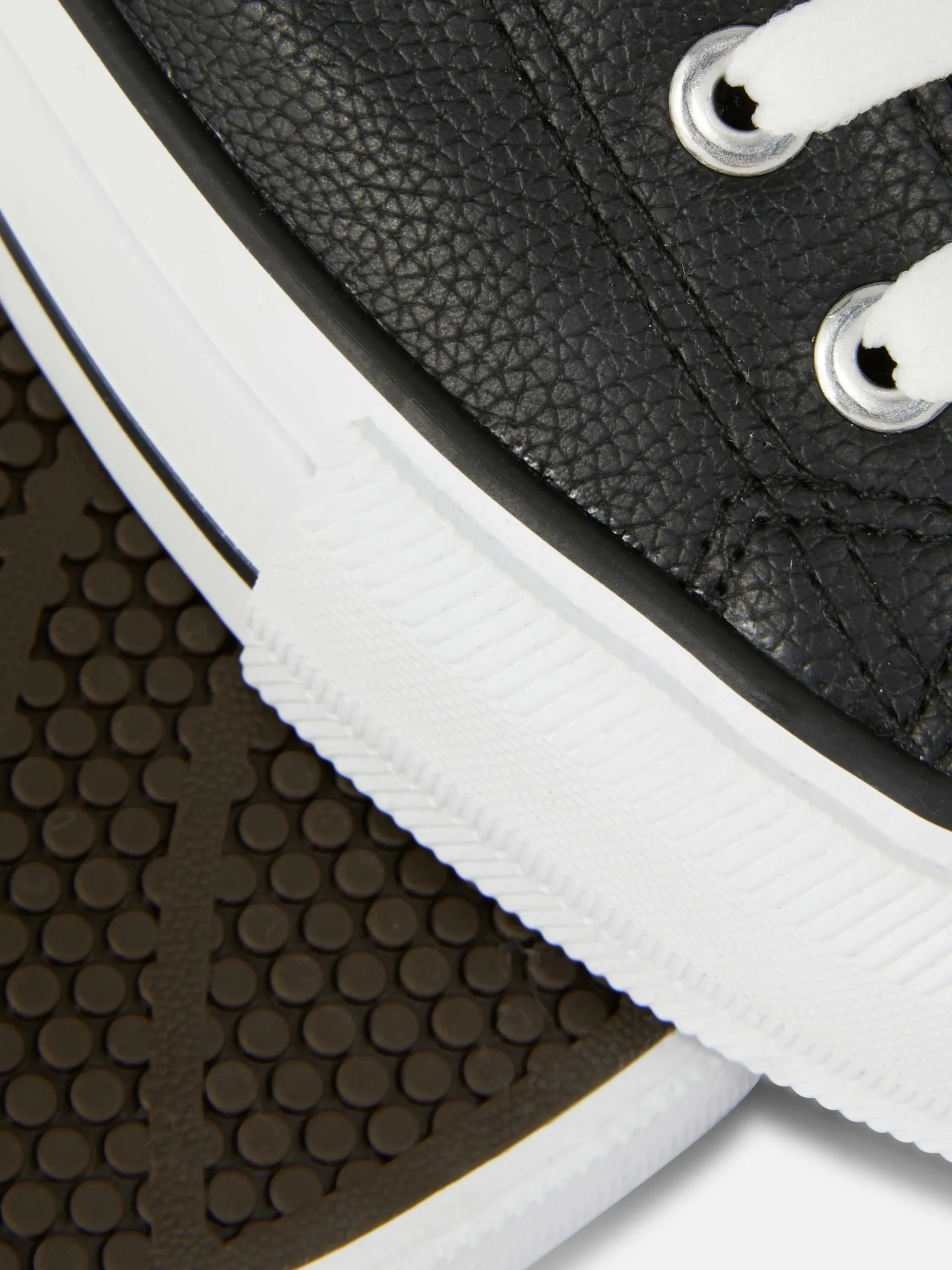 Ténis Plataforma Cano Baixo Imitação Pele