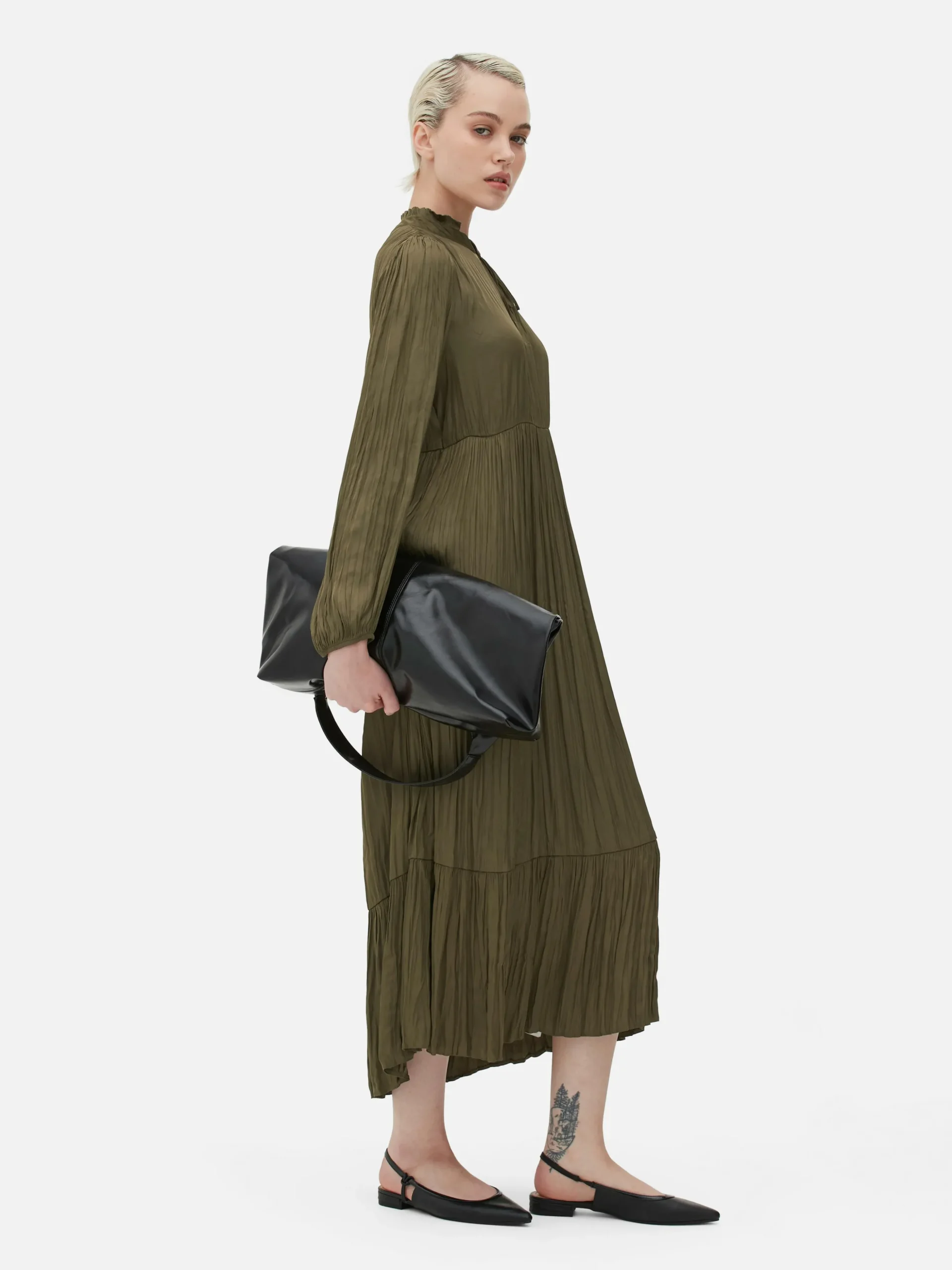 Vestido Midi Plissado Cetim